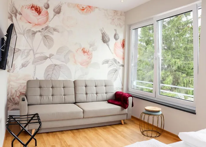 Fischer Boardinghouse Bw